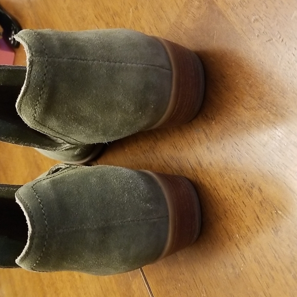 Green suede booties - Picture 8 of 9